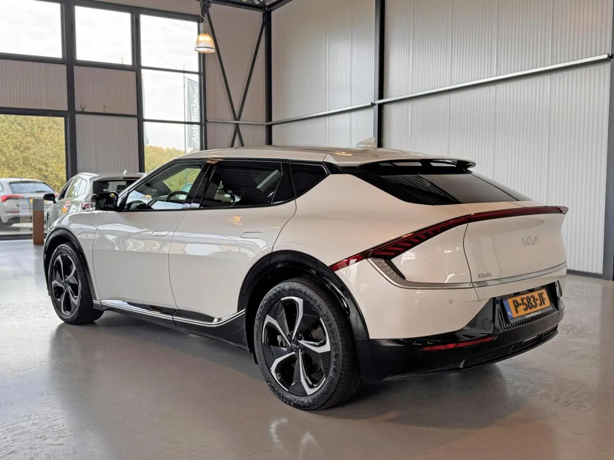 Plus 168kW/77,4 kWh RWD Plus|SoH 95,3%|Meridian Surround|
