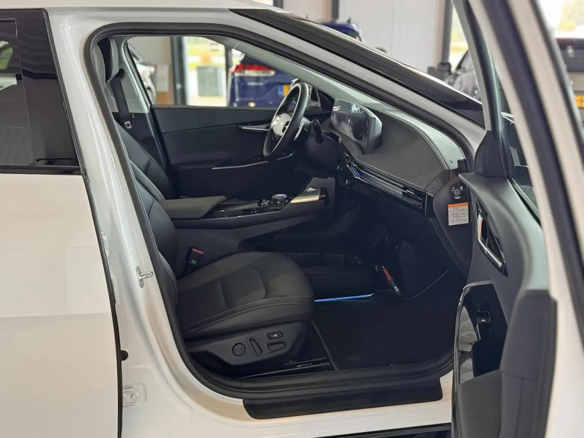 Plus 168kW/77,4 kWh RWD Plus|SoH 95,3%|Meridian Surround|