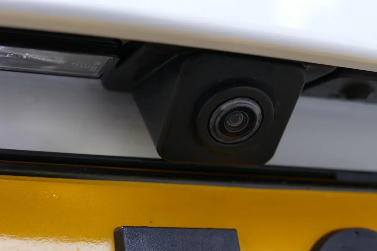 1.2 PURETECH 130PK GT AUTOMAAT / CAMERA / BLACK PACK / TREKHAAK / STOELVERWARMING / 19"LMV / FULL-LED / KEYLESS / NAVI / CLIMA / PDC / BLUETOOTH / ADAPT. CRUISECONTROL / 2E EIGENAAR / SCHITT