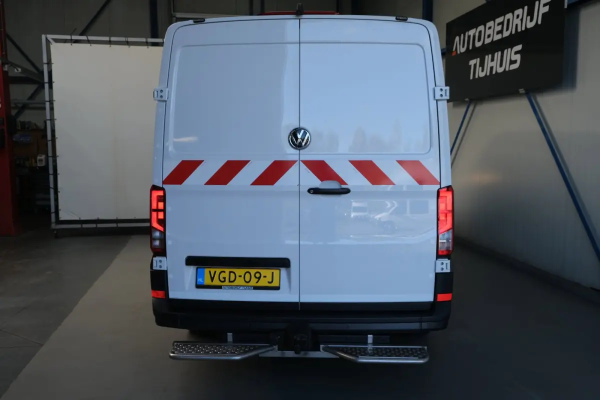 35 2.0 TDI 140pk L3H1 Highline - N.A.P. Airco, Cruise, Navi, PDC, Standkachel, Carplay, Camera, Trekhaak.