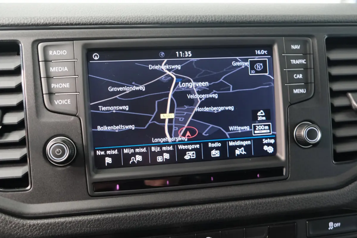 35 2.0 TDI 140pk L3H1 Highline - N.A.P. Airco, Cruise, Navi, PDC, Standkachel, Carplay, Camera, Trekhaak.