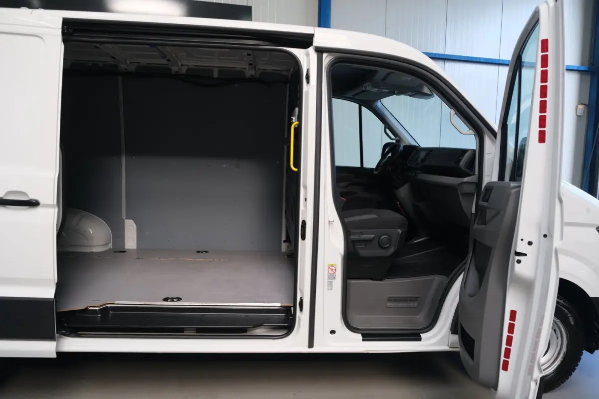 35 2.0 TDI 140pk L3H1 Highline - N.A.P. Airco, Cruise, Navi, PDC, Standkachel, Carplay, Camera, Trekhaak.