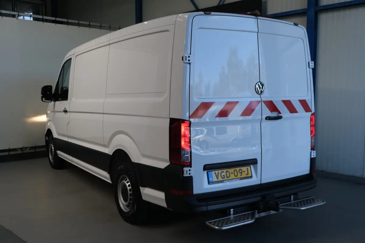 35 2.0 TDI 140pk L3H1 Highline - N.A.P. Airco, Cruise, Navi, PDC, Standkachel, Carplay, Camera, Trekhaak.