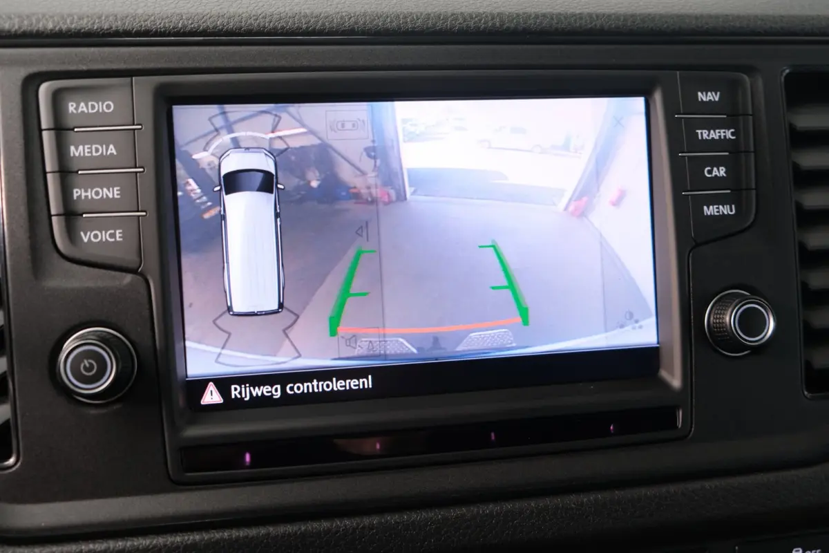 35 2.0 TDI 140pk L3H1 Highline - N.A.P. Airco, Cruise, Navi, PDC, Standkachel, Carplay, Camera, Trekhaak.