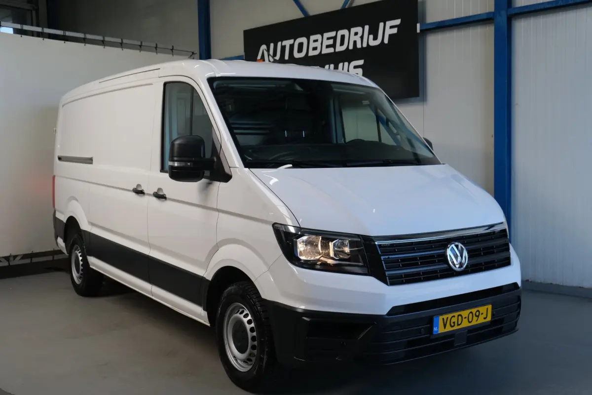 35 2.0 TDI 140pk L3H1 Highline - N.A.P. Airco, Cruise, Navi, PDC, Standkachel, Carplay, Camera, Trekhaak.