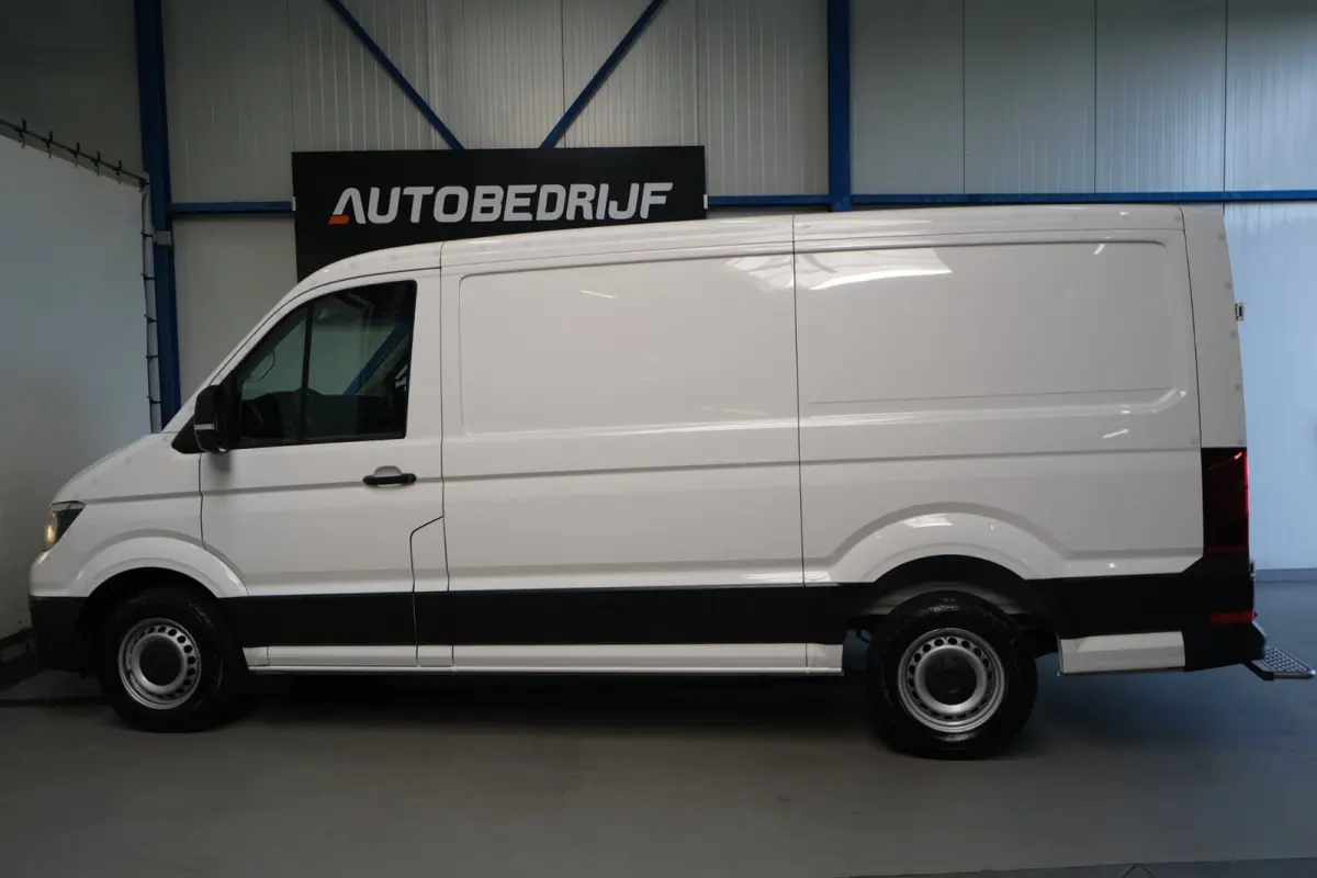 35 2.0 TDI 140pk L3H1 Highline - N.A.P. Airco, Cruise, Navi, PDC, Standkachel, Carplay, Camera, Trekhaak.