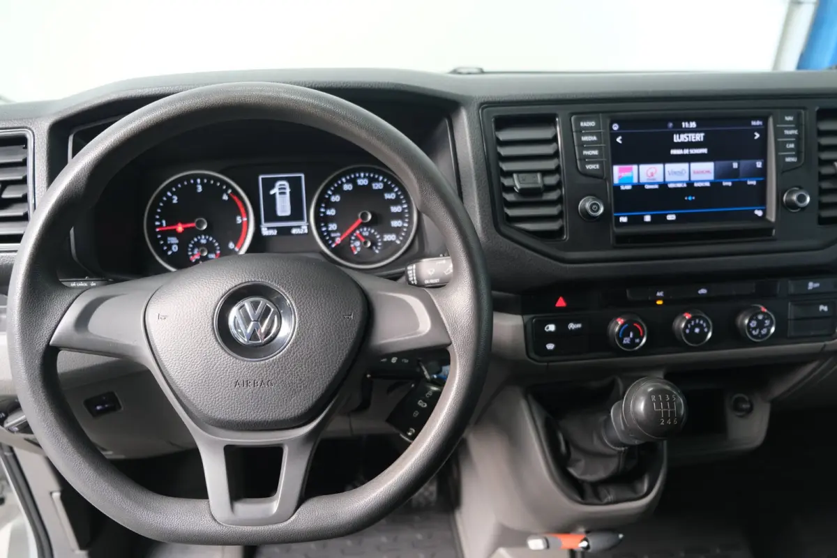 35 2.0 TDI 140pk L3H1 Highline - N.A.P. Airco, Cruise, Navi, PDC, Standkachel, Carplay, Camera, Trekhaak.
