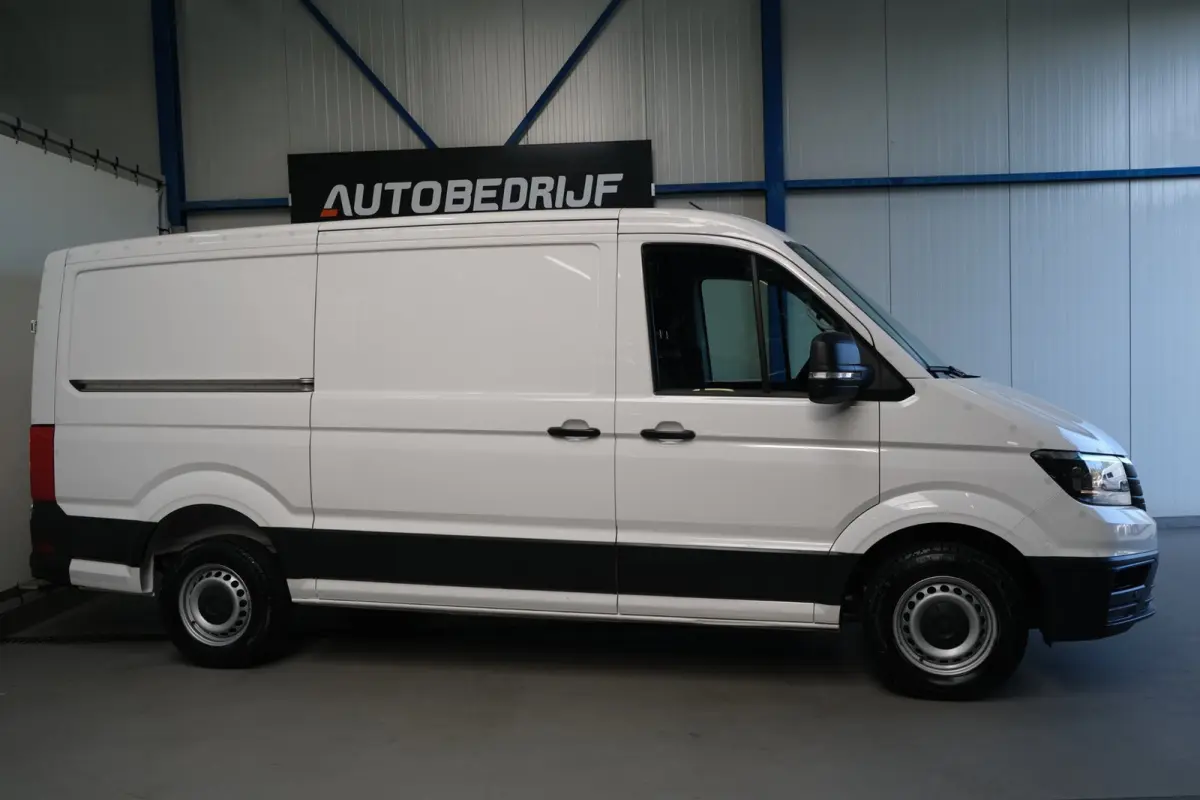 35 2.0 TDI 140pk L3H1 Highline - N.A.P. Airco, Cruise, Navi, PDC, Standkachel, Carplay, Camera, Trekhaak.