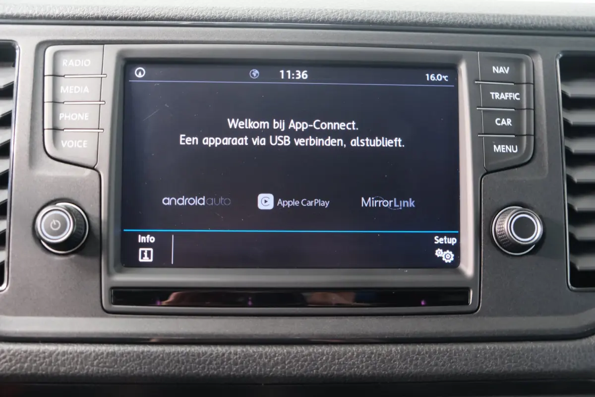 35 2.0 TDI 140pk L3H1 Highline - N.A.P. Airco, Cruise, Navi, PDC, Standkachel, Carplay, Camera, Trekhaak.