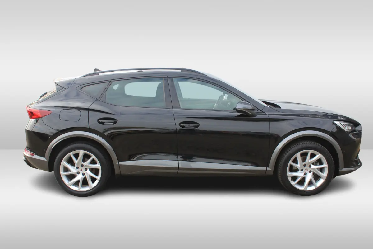 1.4 TSI e-Hybrid Essential Cruise control adaptief l stuur verwarmd l Voorstoelen verwarmd l Apple Carplay/Android Auto
