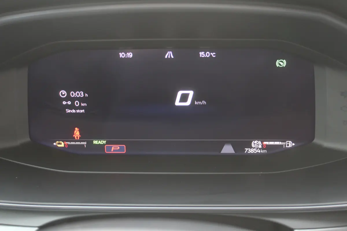 1.4 TSI e-Hybrid Essential Cruise control adaptief l stuur verwarmd l Voorstoelen verwarmd l Apple Carplay/Android Auto
