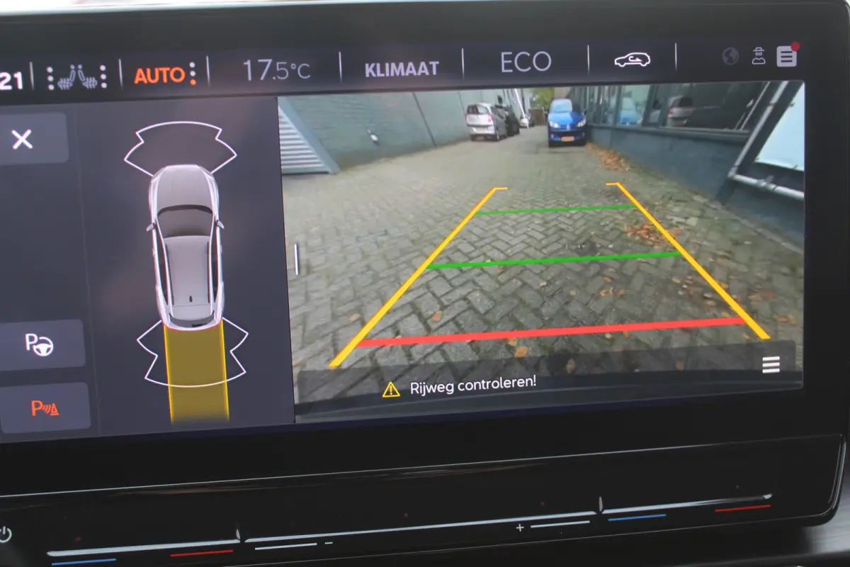 1.4 TSI e-Hybrid Essential Cruise control adaptief l stuur verwarmd l Voorstoelen verwarmd l Apple Carplay/Android Auto