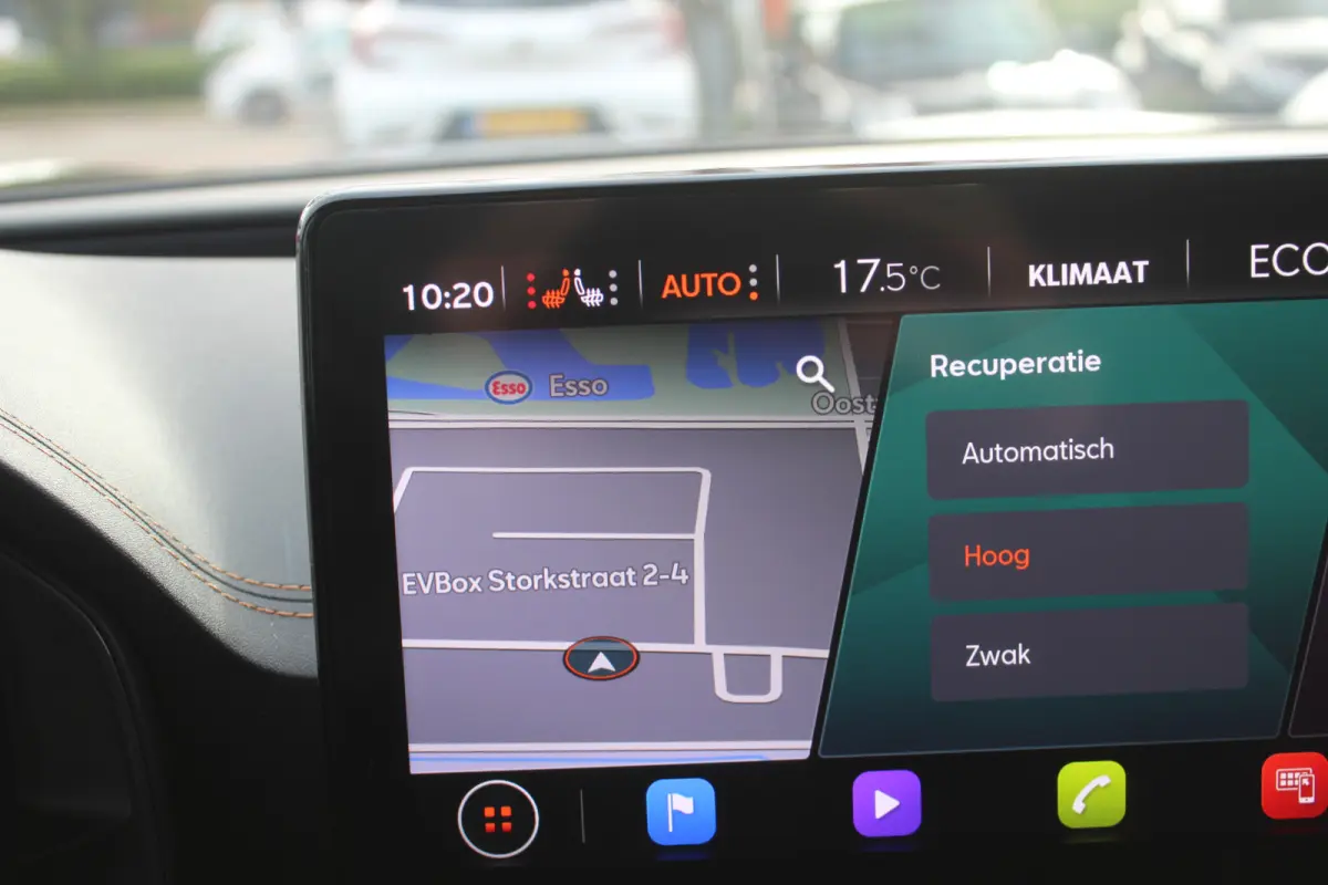 1.4 TSI e-Hybrid Essential Cruise control adaptief l stuur verwarmd l Voorstoelen verwarmd l Apple Carplay/Android Auto