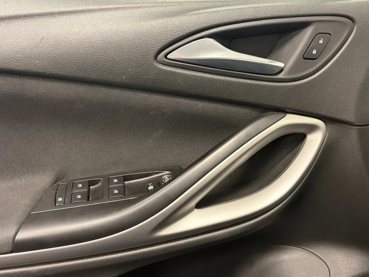 1.2 Business Edition*NAP*Camera*Trekhaak*Cruise-Control*PDC*Led*