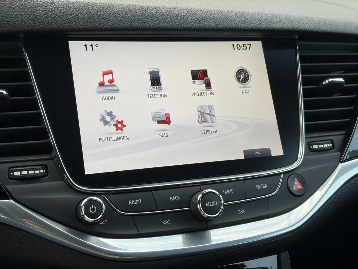 1.4 Innovation ✓2e Eigenaar✓Carplay✓Keyless✓Camera✓Halfleder✓Navi✓Clima✓Cruise✓150pk✓Pdc V+A✓Rijstrooksensor✓6 Bak✓Dodehoeksensor✓17''Lm velgen✓Recent Beurt geh