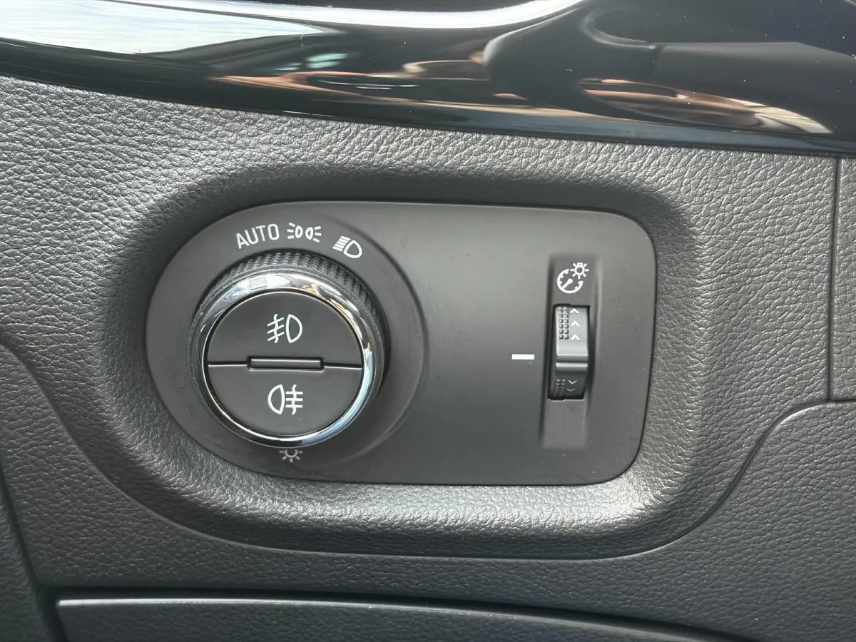 1.4 Innovation ✓2e Eigenaar✓Carplay✓Keyless✓Camera✓Halfleder✓Navi✓Clima✓Cruise✓150pk✓Pdc V+A✓Rijstrooksensor✓6 Bak✓Dodehoeksensor✓17''Lm velgen✓Recent Beurt geh