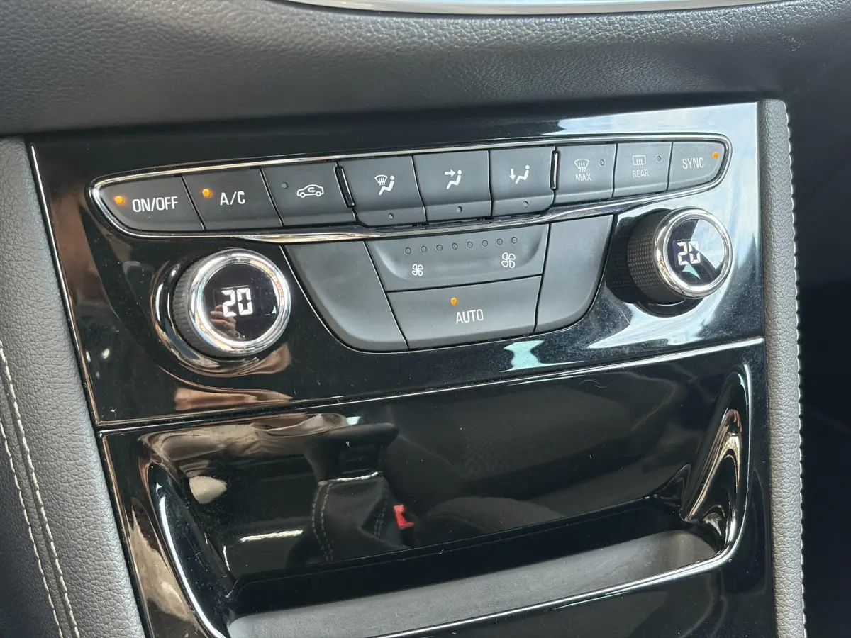 1.4 Innovation ✓2e Eigenaar✓Carplay✓Keyless✓Camera✓Halfleder✓Navi✓Clima✓Cruise✓150pk✓Pdc V+A✓Rijstrooksensor✓6 Bak✓Dodehoeksensor✓17''Lm velgen✓Recent Beurt geh