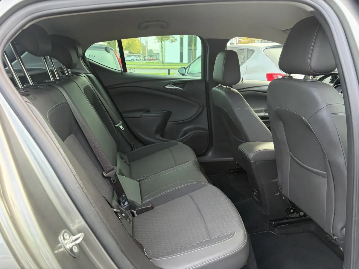 1.4 Innovation ✓2e Eigenaar✓Carplay✓Keyless✓Camera✓Halfleder✓Navi✓Clima✓Cruise✓150pk✓Pdc V+A✓Rijstrooksensor✓6 Bak✓Dodehoeksensor✓17''Lm velgen✓Recent Beurt geh