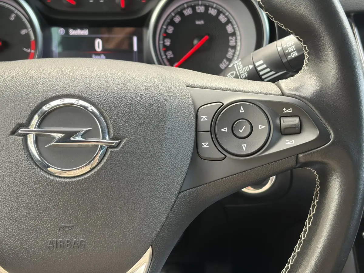 1.4 Innovation ✓2e Eigenaar✓Carplay✓Keyless✓Camera✓Halfleder✓Navi✓Clima✓Cruise✓150pk✓Pdc V+A✓Rijstrooksensor✓6 Bak✓Dodehoeksensor✓17''Lm velgen✓Recent Beurt geh