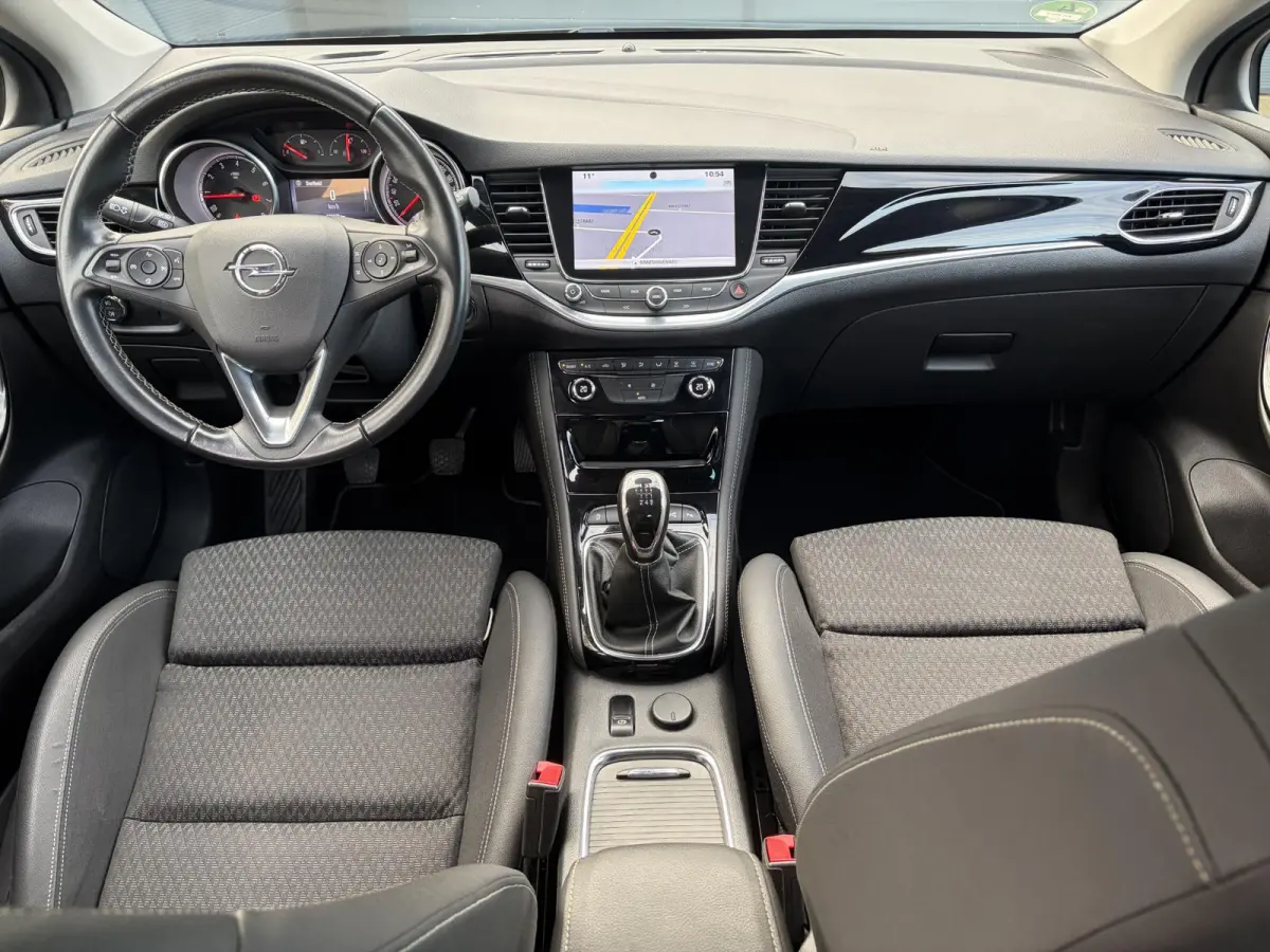 1.4 Innovation ✓2e Eigenaar✓Carplay✓Keyless✓Camera✓Halfleder✓Navi✓Clima✓Cruise✓150pk✓Pdc V+A✓Rijstrooksensor✓6 Bak✓Dodehoeksensor✓17''Lm velgen✓Recent Beurt geh
