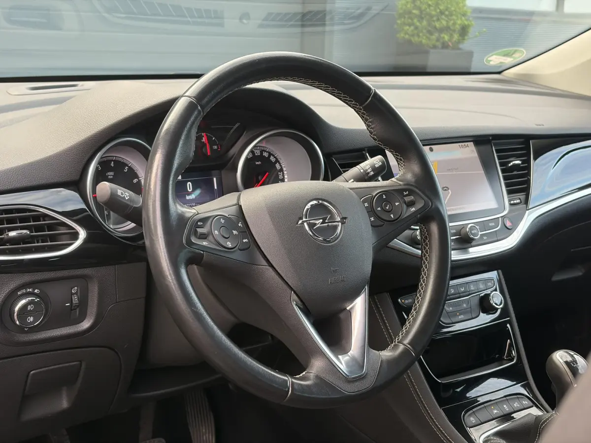 1.4 Innovation ✓2e Eigenaar✓Carplay✓Keyless✓Camera✓Halfleder✓Navi✓Clima✓Cruise✓150pk✓Pdc V+A✓Rijstrooksensor✓6 Bak✓Dodehoeksensor✓17''Lm velgen✓Recent Beurt geh