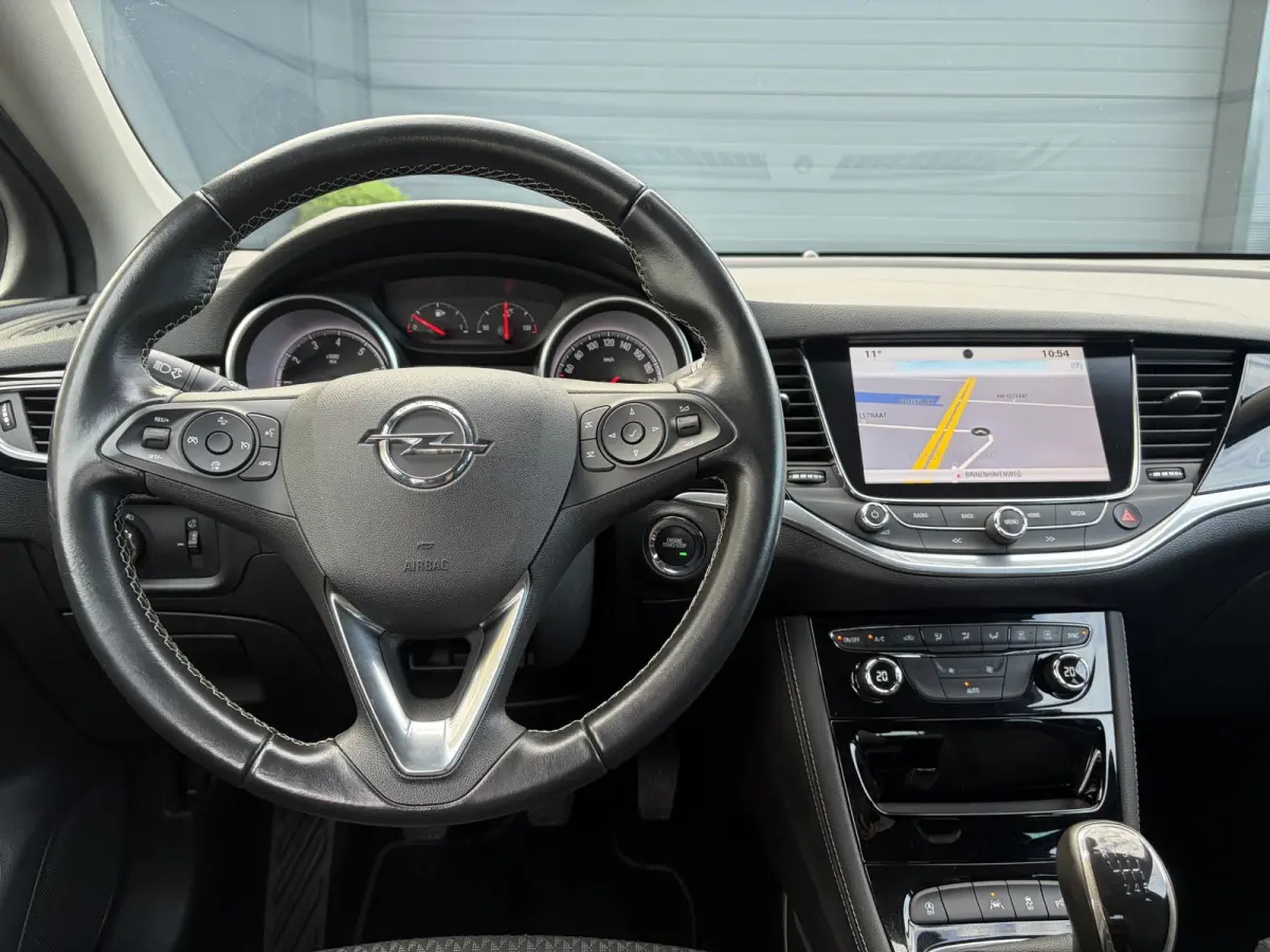 1.4 Innovation ✓2e Eigenaar✓Carplay✓Keyless✓Camera✓Halfleder✓Navi✓Clima✓Cruise✓150pk✓Pdc V+A✓Rijstrooksensor✓6 Bak✓Dodehoeksensor✓17''Lm velgen✓Recent Beurt geh