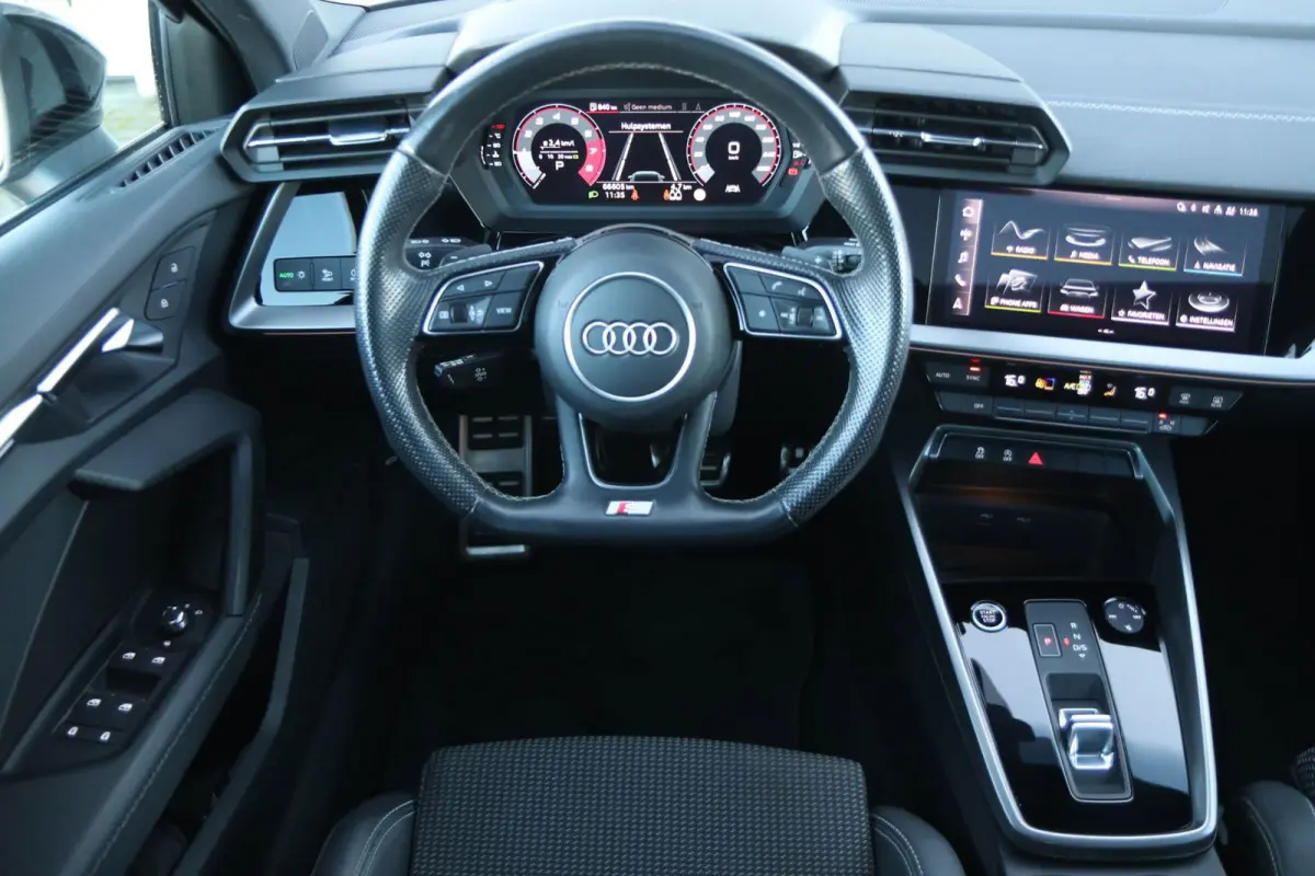35 TFSI 150pk S-tronic S edition | Panoramadak | Trekhaak | 18'' Audi Sport Velgen