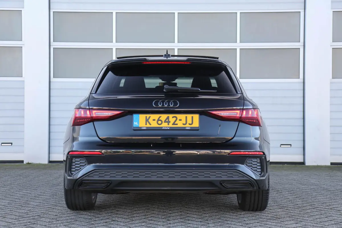 35 TFSI 150pk S-tronic S edition | Panoramadak | Trekhaak | 18'' Audi Sport Velgen
