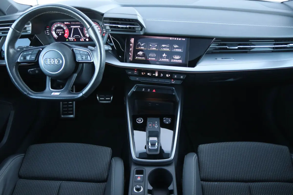 35 TFSI 150pk S-tronic S edition | Panoramadak | Trekhaak | 18'' Audi Sport Velgen
