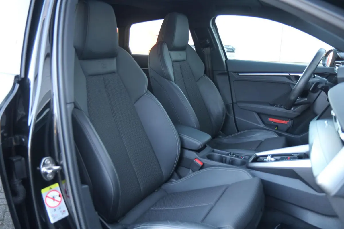 35 TFSI 150pk S-tronic S edition | Panoramadak | Trekhaak | 18'' Audi Sport Velgen