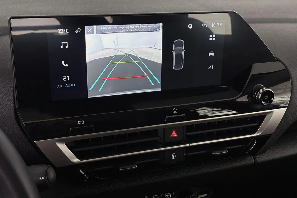 You 50 kWh SOH 100% Camera Apple CarPlay 18"