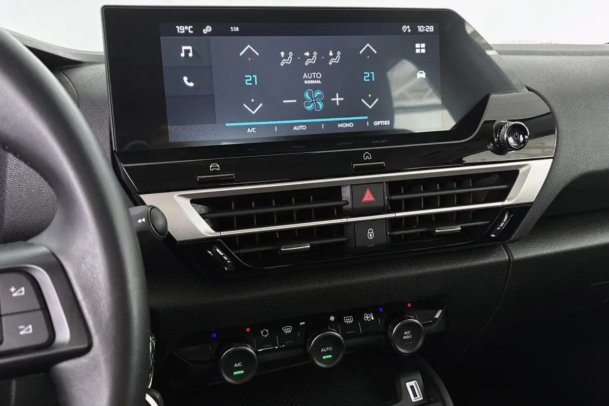 You 50 kWh SOH 100% Camera Apple CarPlay 18"