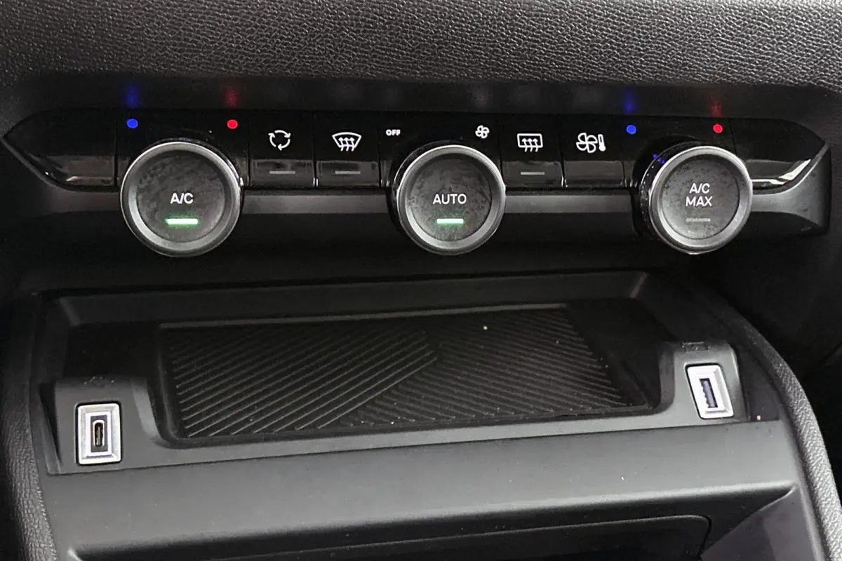 You 50 kWh SOH 100% Camera Apple CarPlay 18"