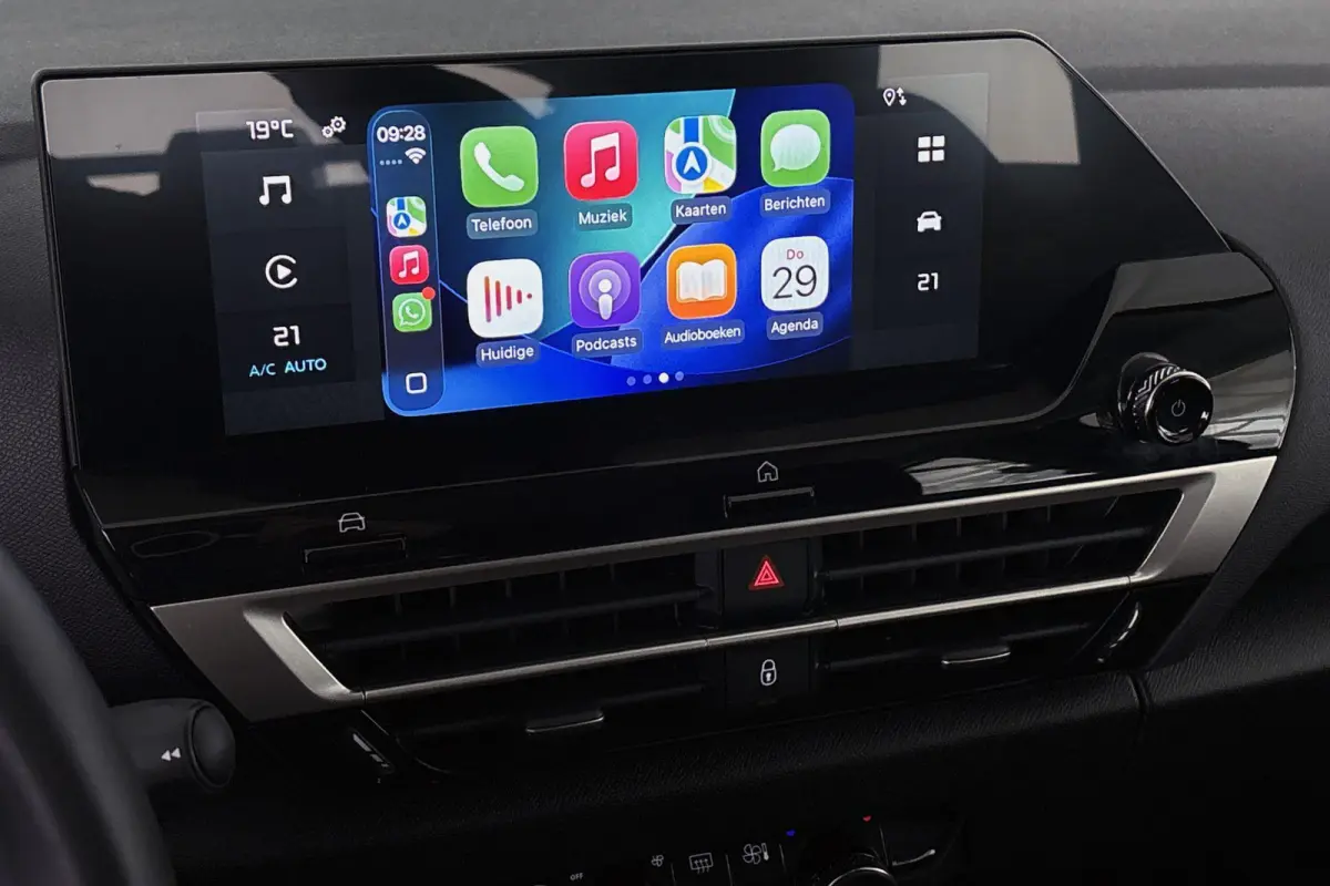 You 50 kWh SOH 100% Camera Apple CarPlay 18"