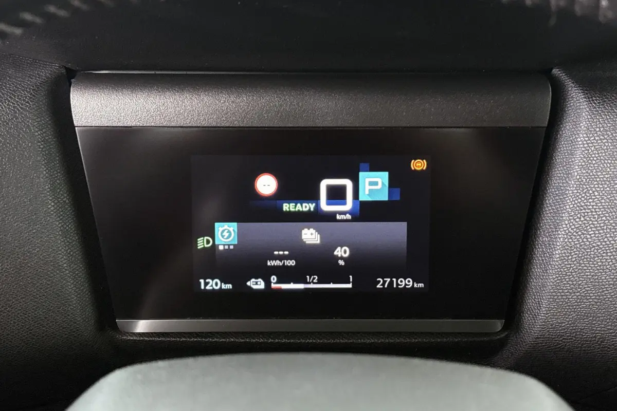 You 50 kWh SOH 100% Camera Apple CarPlay 18"