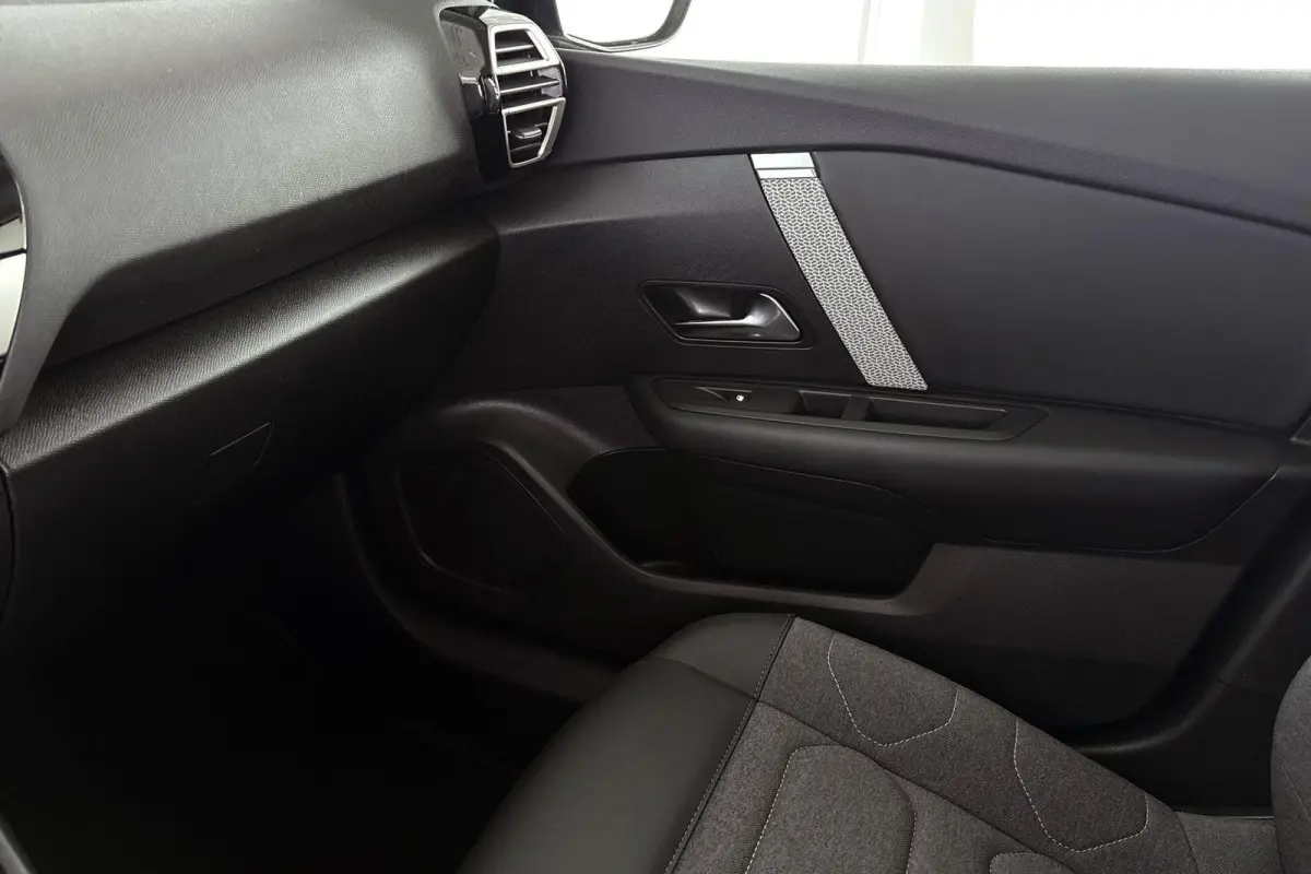 You 50 kWh SOH 100% Camera Apple CarPlay 18"