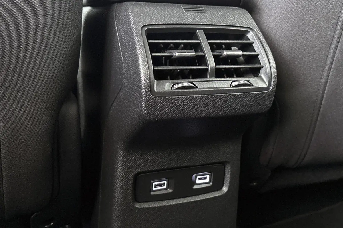 You 50 kWh SOH 100% Camera Apple CarPlay 18"
