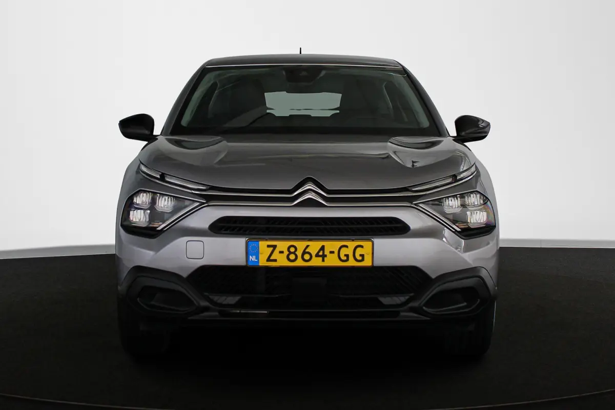 You 50 kWh SOH 100% Camera Apple CarPlay 18"