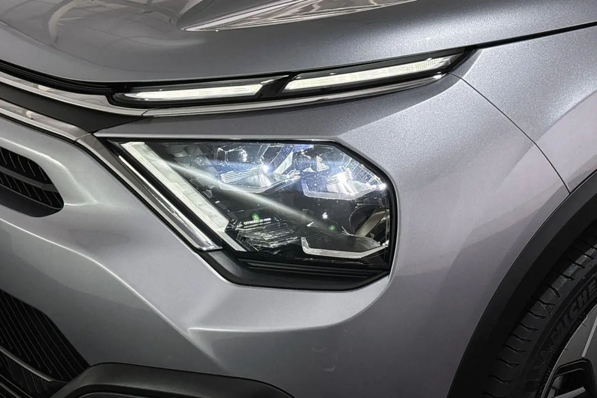 You 50 kWh SOH 100% Camera Apple CarPlay 18"