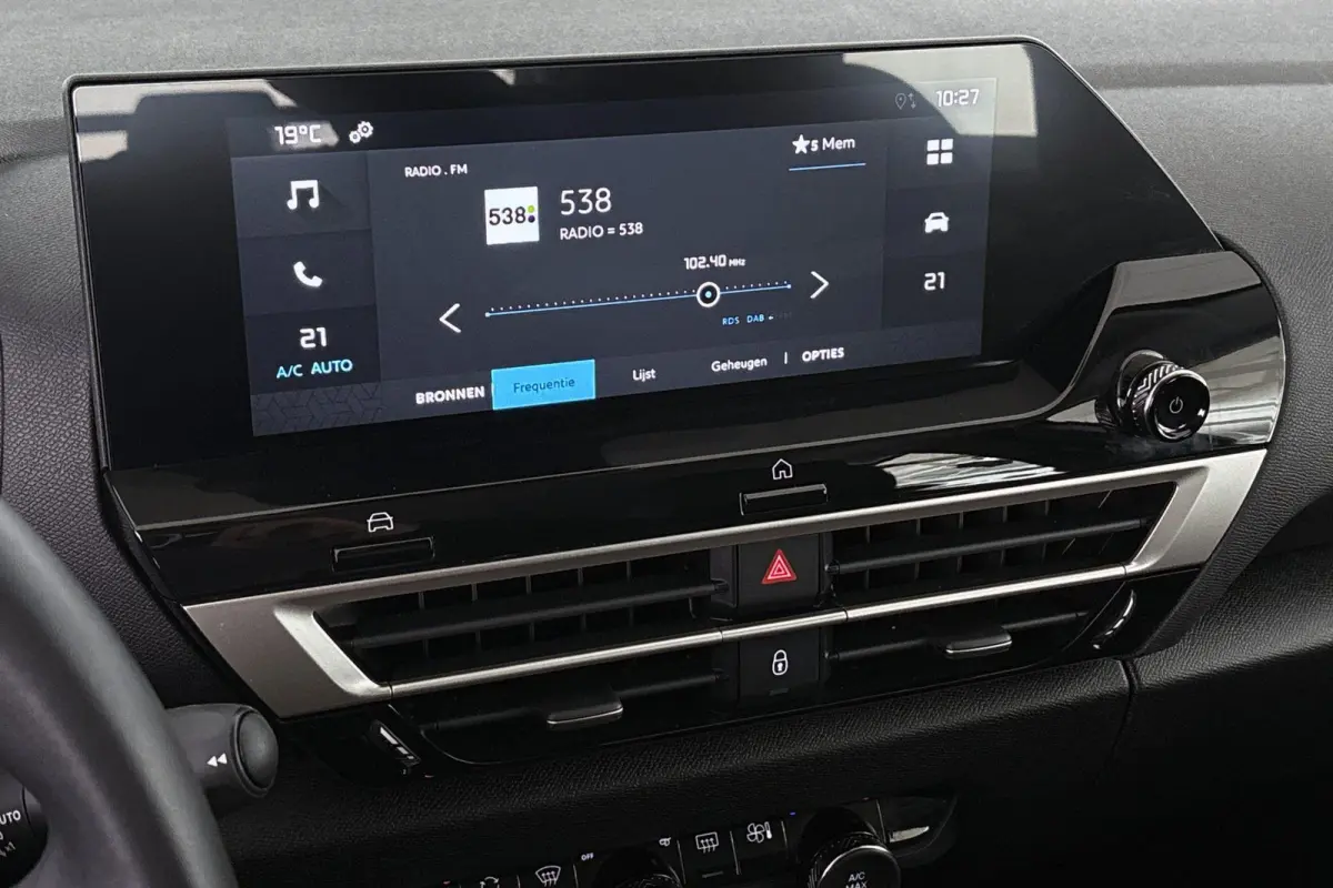 You 50 kWh SOH 100% Camera Apple CarPlay 18"