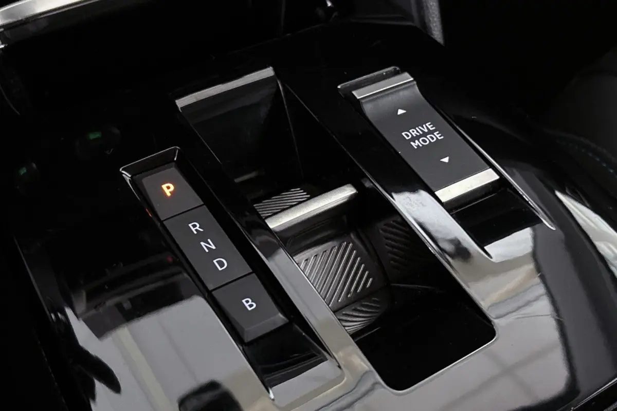 You 50 kWh SOH 100% Camera Apple CarPlay 18"