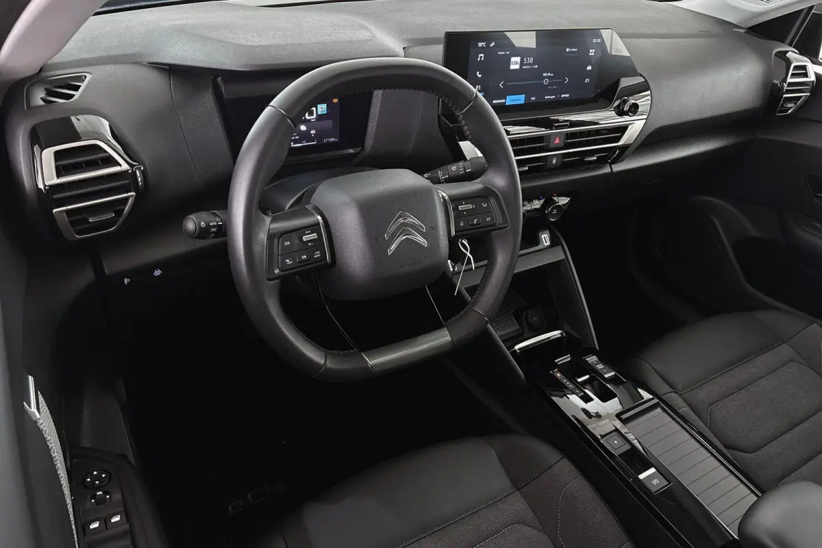 You 50 kWh SOH 100% Camera Apple CarPlay 18"