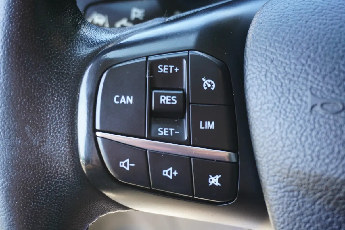 131pk L1H1 Trend Apple Carplay Camera Cruise control Trekhaak Stoel & voorruit verwarming Parkeersensoren