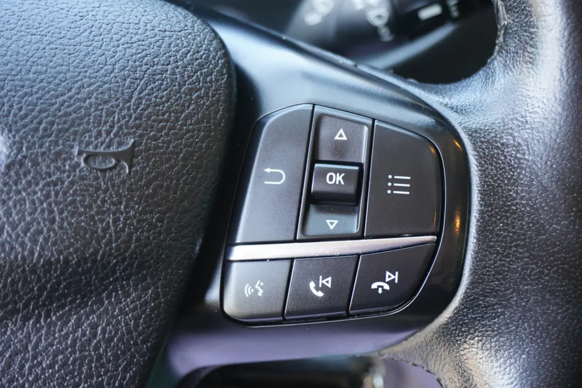 131pk L1H1 Trend Apple Carplay Camera Cruise control Trekhaak Stoel & voorruit verwarming Parkeersensoren