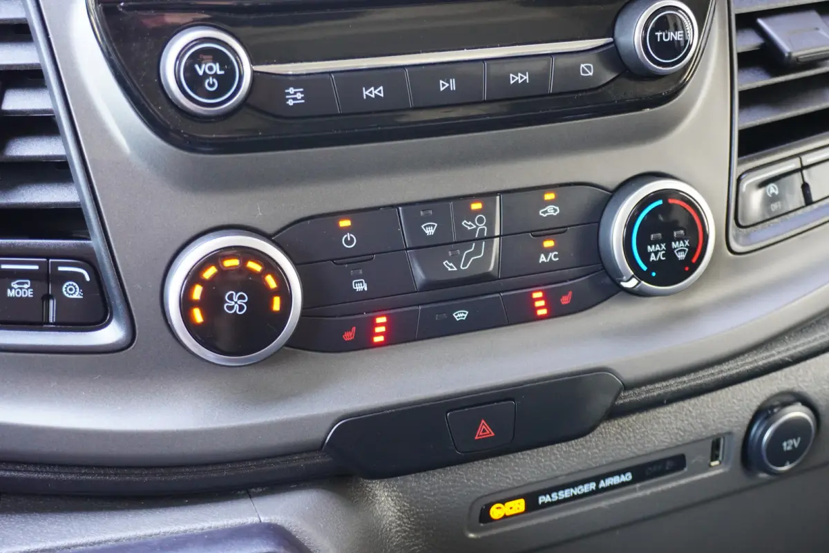 131pk L1H1 Trend Apple Carplay Camera Cruise control Trekhaak Stoel & voorruit verwarming Parkeersensoren