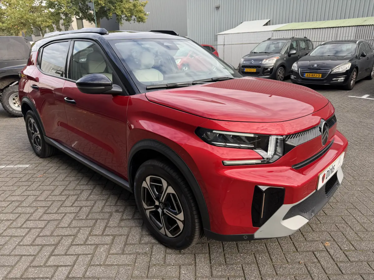 145pk Hybrid Max (Camera - Parkeersensoren V+A - LED - Navigatie - Automatische Airco - Dodehoek detectie - Apple Carplay)