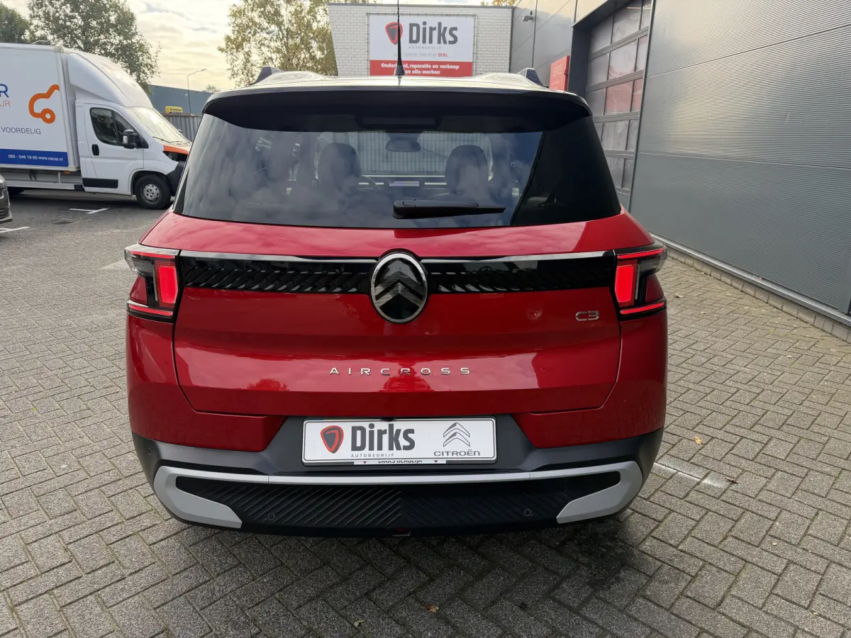 145pk Hybrid Max (Camera - Parkeersensoren V+A - LED - Navigatie - Automatische Airco - Dodehoek detectie - Apple Carplay)