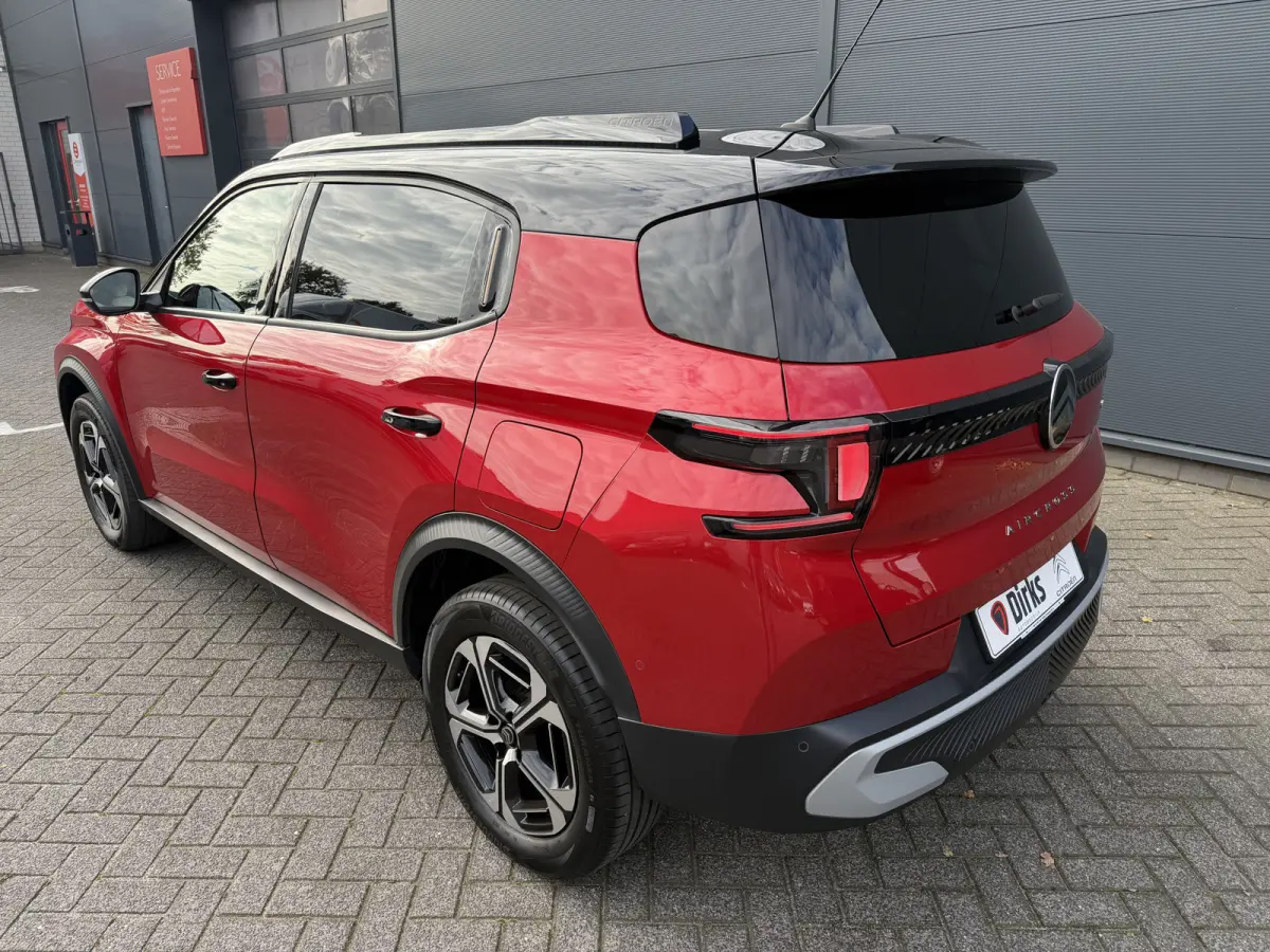 145pk Hybrid Max (Camera - Parkeersensoren V+A - LED - Navigatie - Automatische Airco - Dodehoek detectie - Apple Carplay)