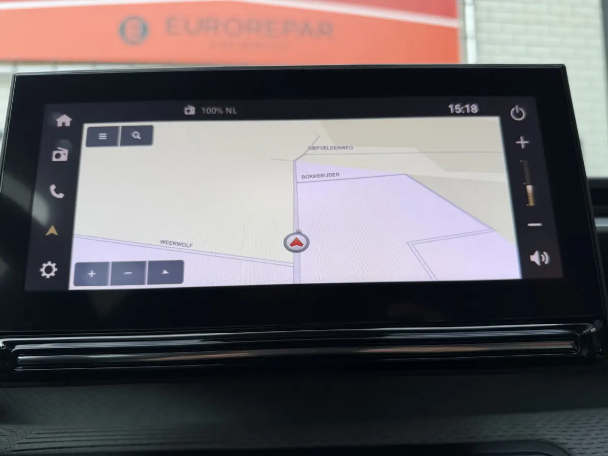145pk Hybrid Max (Camera - Parkeersensoren V+A - LED - Navigatie - Automatische Airco - Dodehoek detectie - Apple Carplay)