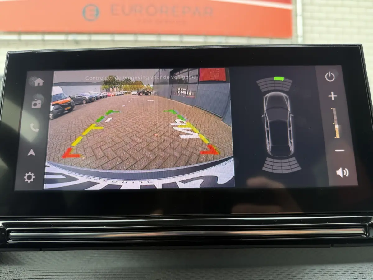145pk Hybrid Max (Camera - Parkeersensoren V+A - LED - Navigatie - Automatische Airco - Dodehoek detectie - Apple Carplay)